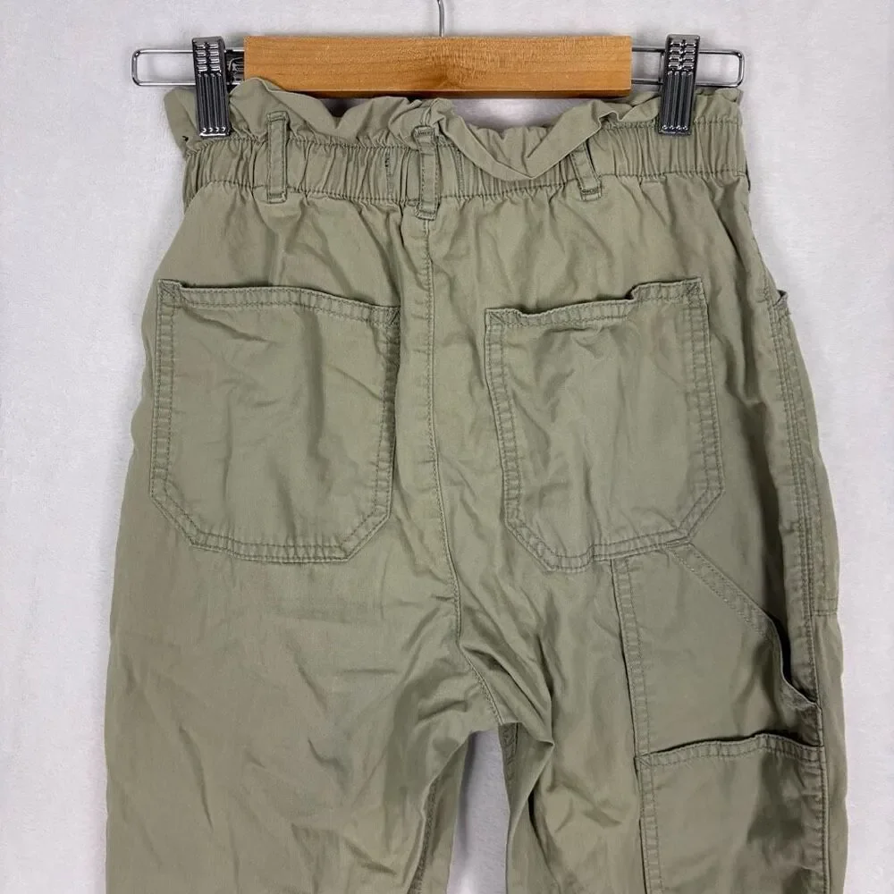 Abercrombie & Fitch Green High Waisted Skinny‎ Leg Pants Size XS Short